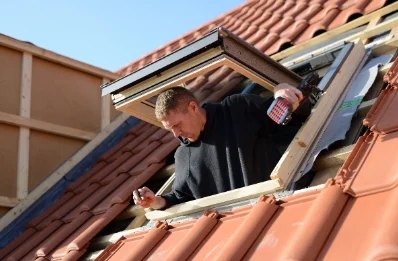 Pose de fenêtres de toit Velux à Oyré